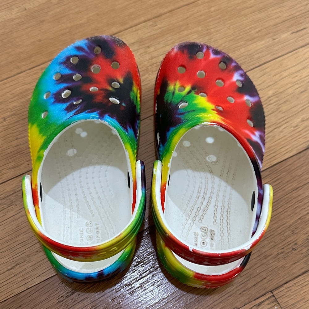 CROCS Kids Tie-Dye Sandals